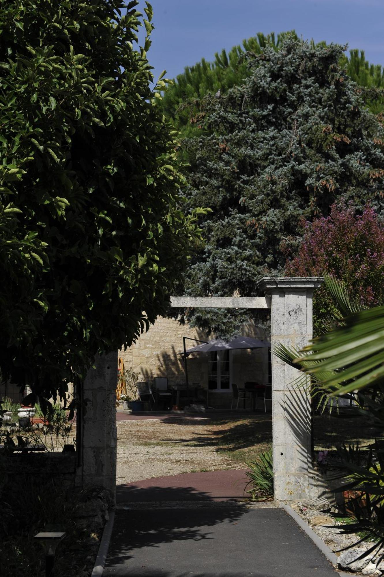 Jardin D'Arcy - Chambres D'Hotes Avec Piscine Et Spa Bois Экстерьер фото